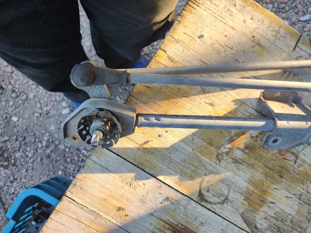 bontott MITSUBISHI CARISMA Első Ablaktörlő Szerkezet