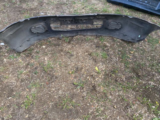 bontott MITSUBISHI CARISMA Első Lökhárító (Részeivel)