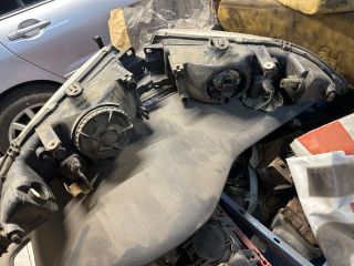 bontott MITSUBISHI CARISMA Fényszóró Pár