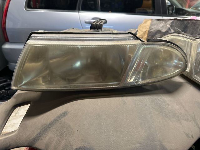 bontott MITSUBISHI CARISMA Fényszóró Pár