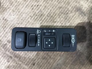 bontott MITSUBISHI CARISMA Fényszórómagasság Állító Kapcsoló