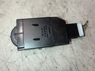 bontott MITSUBISHI CARISMA Fényszórómagasság Állító Kapcsoló