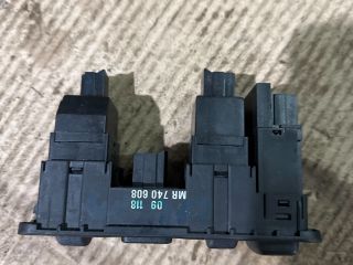 bontott MITSUBISHI CARISMA Fényszórómagasság Állító Kapcsoló