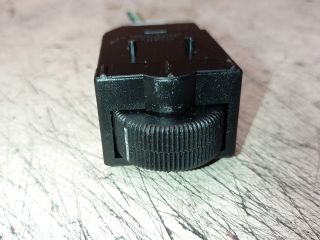 bontott MITSUBISHI CARISMA Fényszórómagasság Állító Kapcsoló