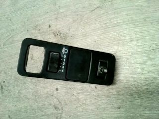 bontott MITSUBISHI CARISMA Fényszórómagasság Állító Kapcsoló