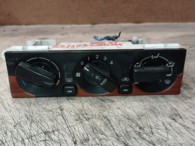 bontott MITSUBISHI CARISMA Fűtéskapcsoló (Nem klímás)