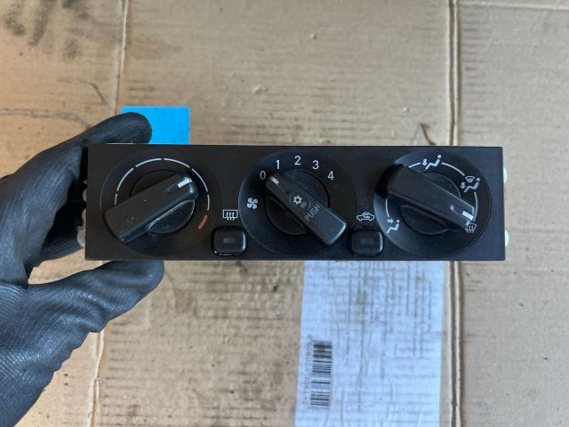 bontott MITSUBISHI CARISMA Fűtéskapcsoló