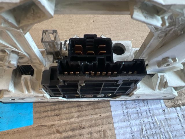 bontott MITSUBISHI CARISMA Fűtéskapcsoló