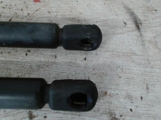 bontott MITSUBISHI CARISMA Gázrugós Kitámasztó Teleszkóp Pár Csomagtérajtó