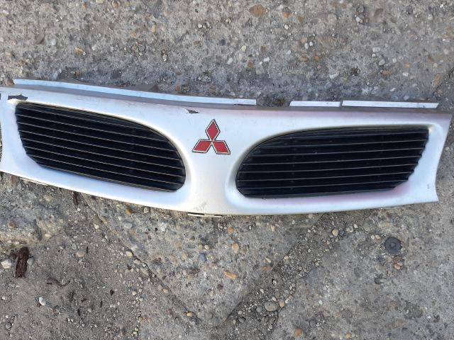 bontott MITSUBISHI CARISMA Hűtőrács