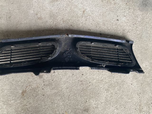 bontott MITSUBISHI CARISMA Hűtőrács
