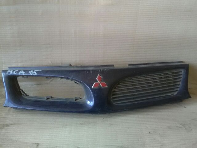 bontott MITSUBISHI CARISMA Hűtőrács