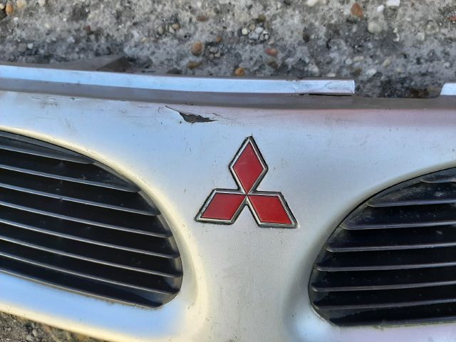 bontott MITSUBISHI CARISMA Hűtőrács
