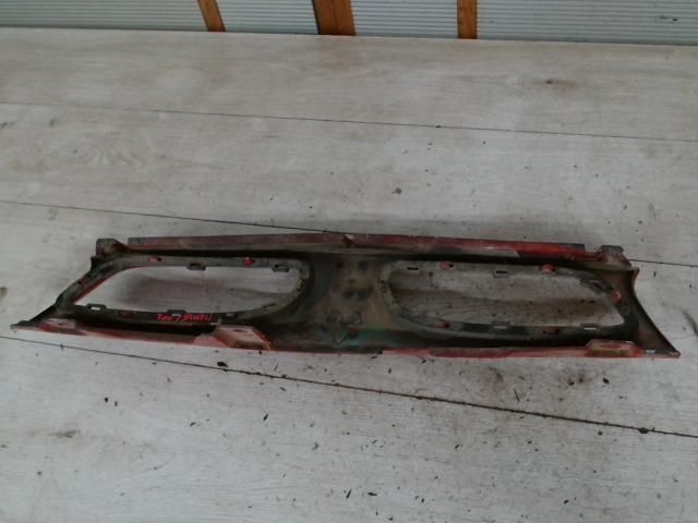 bontott MITSUBISHI CARISMA Hűtőrács