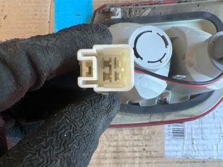 bontott MITSUBISHI CARISMA Jobb Belső Hátsó Lámpa