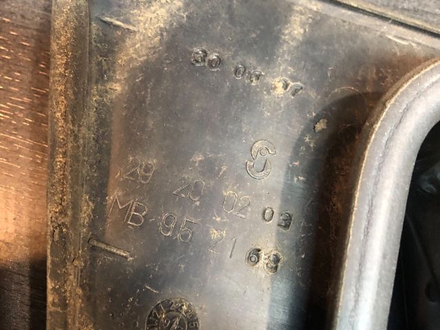 bontott MITSUBISHI CARISMA Jobb Belső Hátsó Lámpa