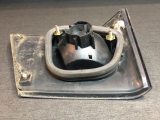 bontott MITSUBISHI CARISMA Jobb Belső Hátsó Lámpa