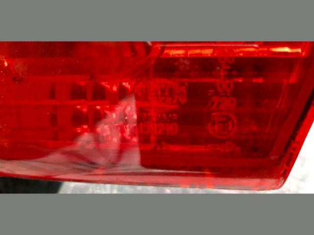 bontott MITSUBISHI CARISMA Jobb Belső Hátsó Lámpa