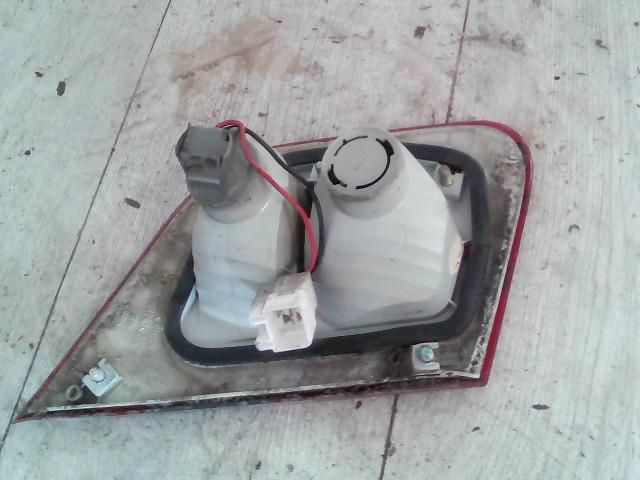 bontott MITSUBISHI CARISMA Jobb Belső Hátsó Lámpa