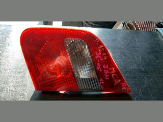 bontott MITSUBISHI CARISMA Jobb Belső Hátsó Lámpa