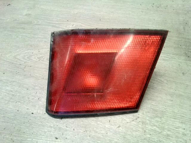 bontott MITSUBISHI CARISMA Jobb Belső Hátsó Lámpa