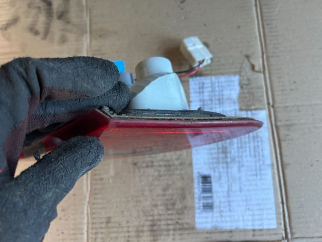 bontott MITSUBISHI CARISMA Jobb Belső Hátsó Lámpa