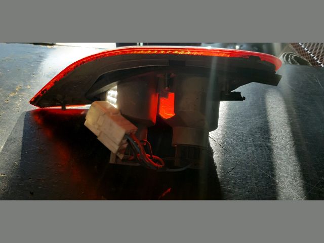 bontott MITSUBISHI CARISMA Jobb Belső Hátsó Lámpa