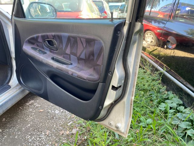 bontott MITSUBISHI CARISMA Jobb első Ajtó (Üres lemez)