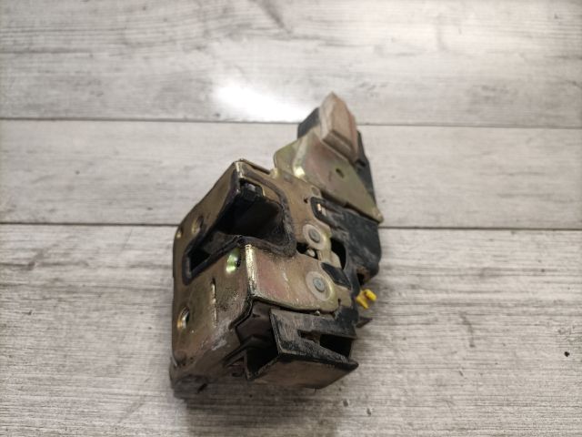 bontott MITSUBISHI CARISMA Jobb első Ajtózár