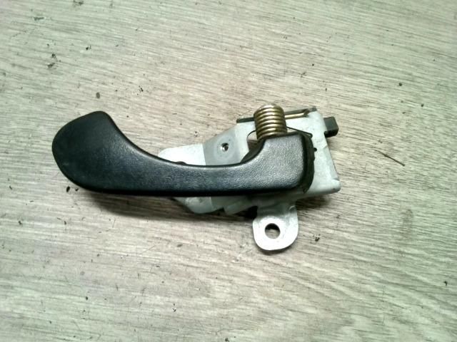 bontott MITSUBISHI CARISMA Jobb első Belső Kilincs