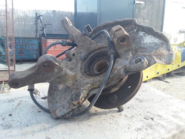 bontott MITSUBISHI CARISMA Jobb első Csonkállvány Kerékaggyal