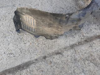 bontott MITSUBISHI CARISMA Jobb első Dobbetét (Kerékjárati, Műanyag)