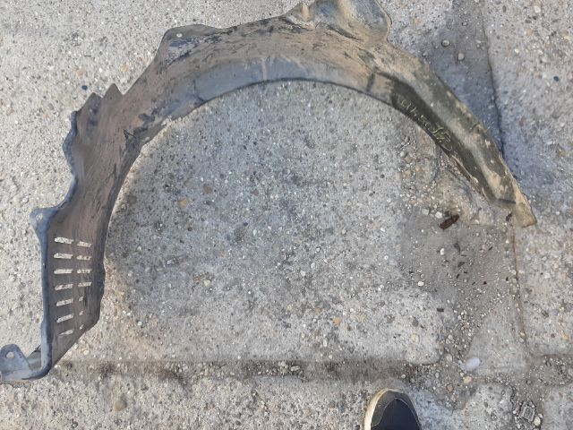 bontott MITSUBISHI CARISMA Jobb első Dobbetét (Kerékjárati, Műanyag)