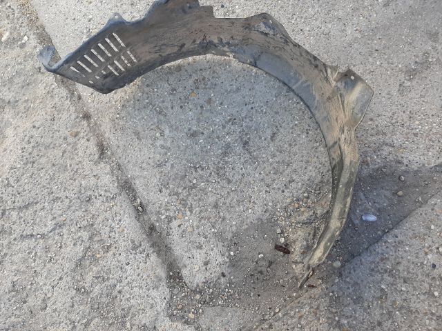 bontott MITSUBISHI CARISMA Jobb első Dobbetét (Kerékjárati, Műanyag)