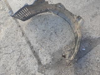 bontott MITSUBISHI CARISMA Jobb első Dobbetét (Kerékjárati, Műanyag)