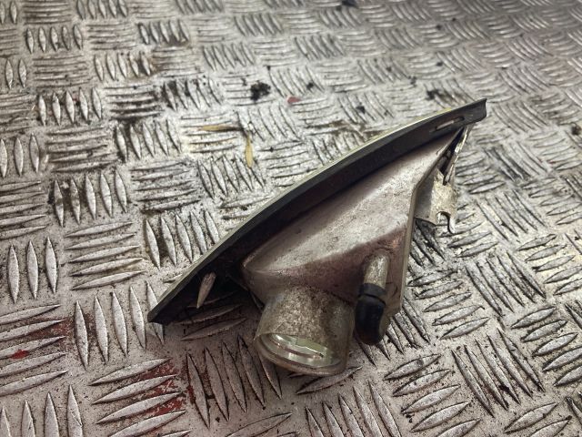 bontott MITSUBISHI CARISMA Jobb első Irányjelző