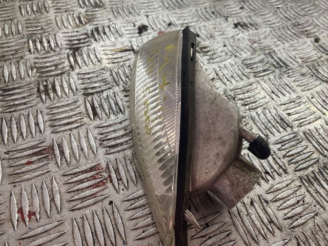 bontott MITSUBISHI CARISMA Jobb első Irányjelző