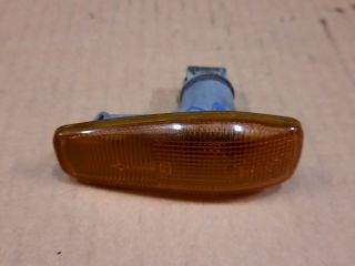 bontott MITSUBISHI CARISMA Jobb első Sárvédő Irányjelző