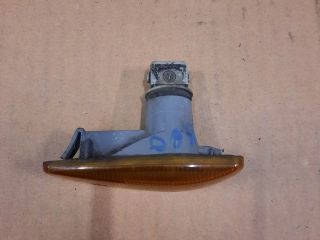 bontott MITSUBISHI CARISMA Jobb első Sárvédő Irányjelző