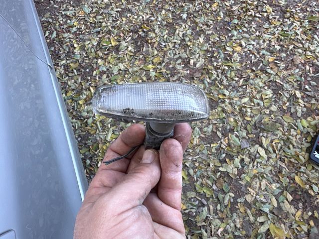 bontott MITSUBISHI CARISMA Jobb első Sárvédő Irányjelző