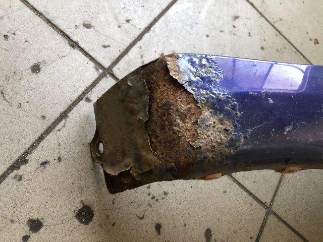 bontott MITSUBISHI CARISMA Jobb első Sárvédő