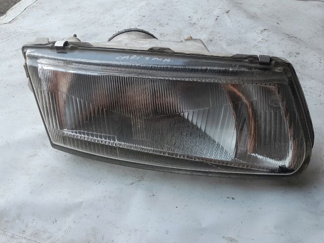 bontott MITSUBISHI CARISMA Jobb Fényszóró