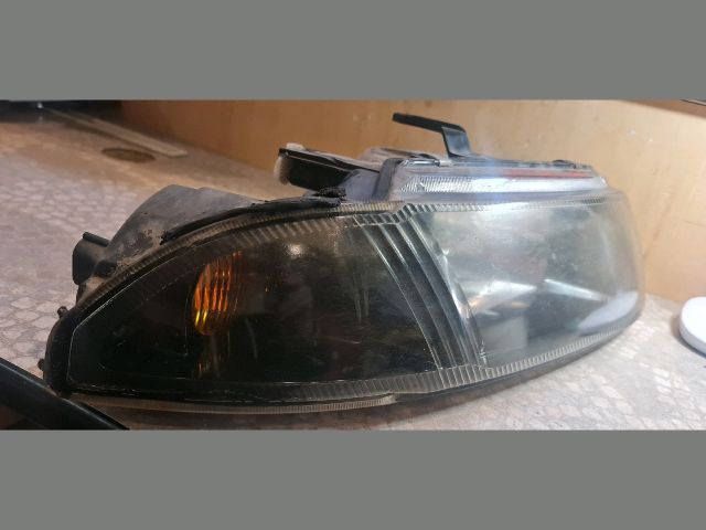 bontott MITSUBISHI CARISMA Jobb Fényszóró