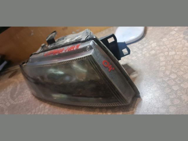 bontott MITSUBISHI CARISMA Jobb Fényszóró