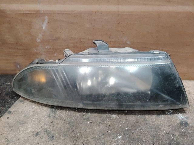 bontott MITSUBISHI CARISMA Jobb Fényszóró