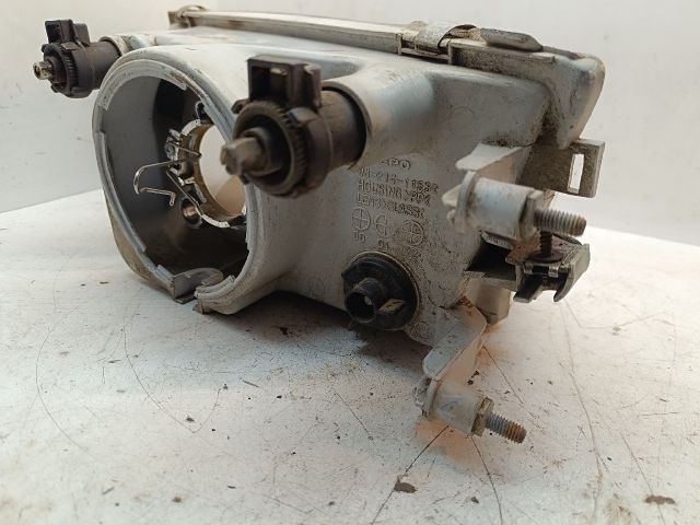 bontott MITSUBISHI CARISMA Jobb Fényszóró