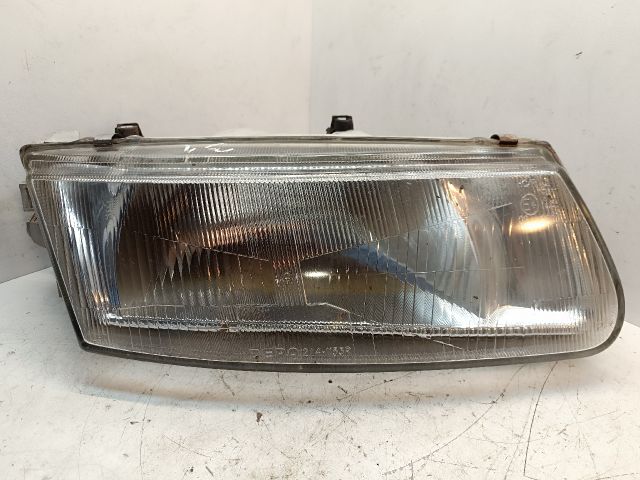 bontott MITSUBISHI CARISMA Jobb Fényszóró