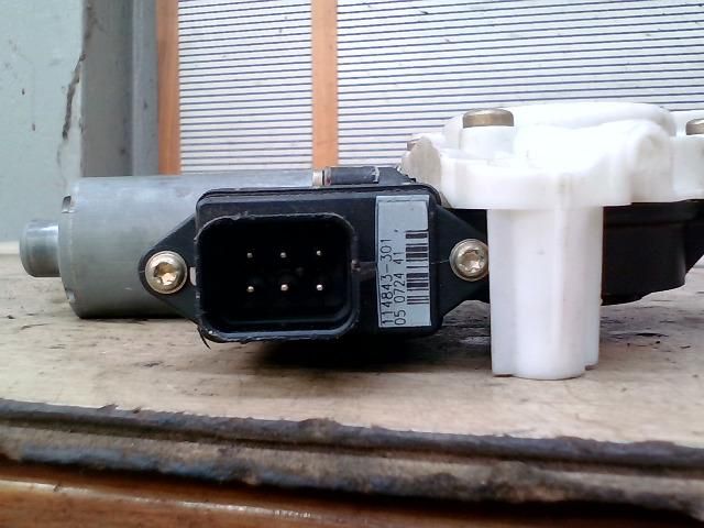 bontott MITSUBISHI CARISMA Jobb hátsó Ablakemelő Szerkezet (Elektromos)