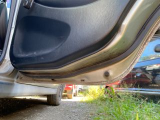 bontott MITSUBISHI CARISMA Jobb hátsó Ajtó (Üres lemez)