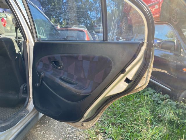 bontott MITSUBISHI CARISMA Jobb hátsó Ajtó (Üres lemez)